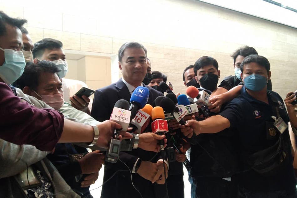 Abhisit_confirmed_that_he_is_still_a_member_of_the_Democrat_Party_SPACEBAR_Photo01_3ac1f3d9e7.jpeg