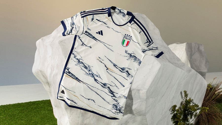 Adidas_Italy_new_kit_2023_SPACEBAR_Photo03_06fb5986a8.jpeg