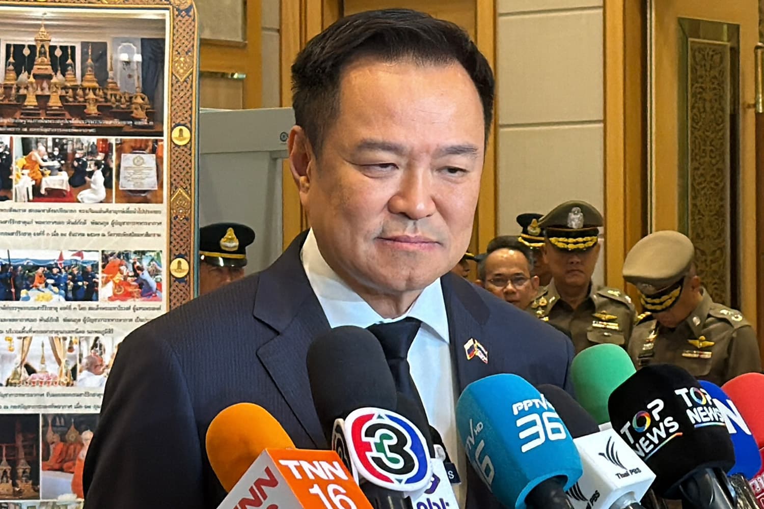 อนุทิน กางปีกป้อง ‘ไชยชนก’ ปม ‘TH-AI Passport’ ยันไม่มีวัด KPI-ไม่ปรับ ครม.