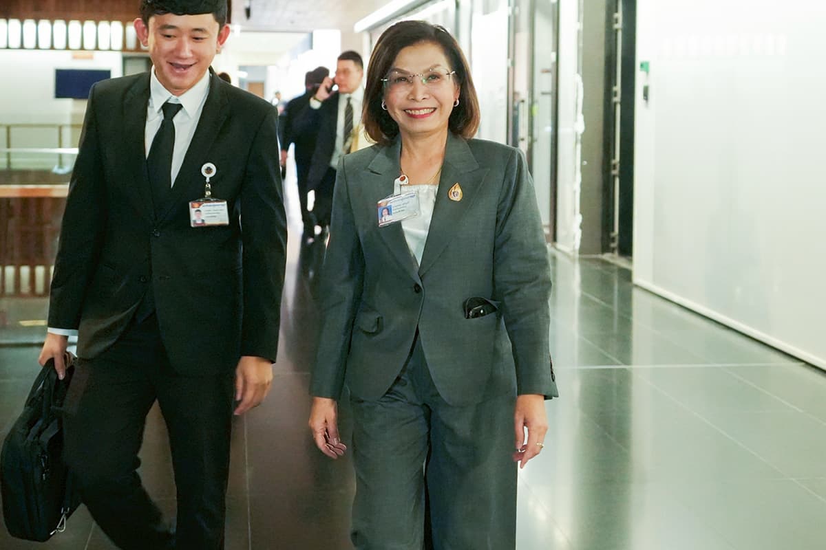Anutin-chairs-meeting-of-coalition-government-parties-SPACEBAR-Photo08.jpg