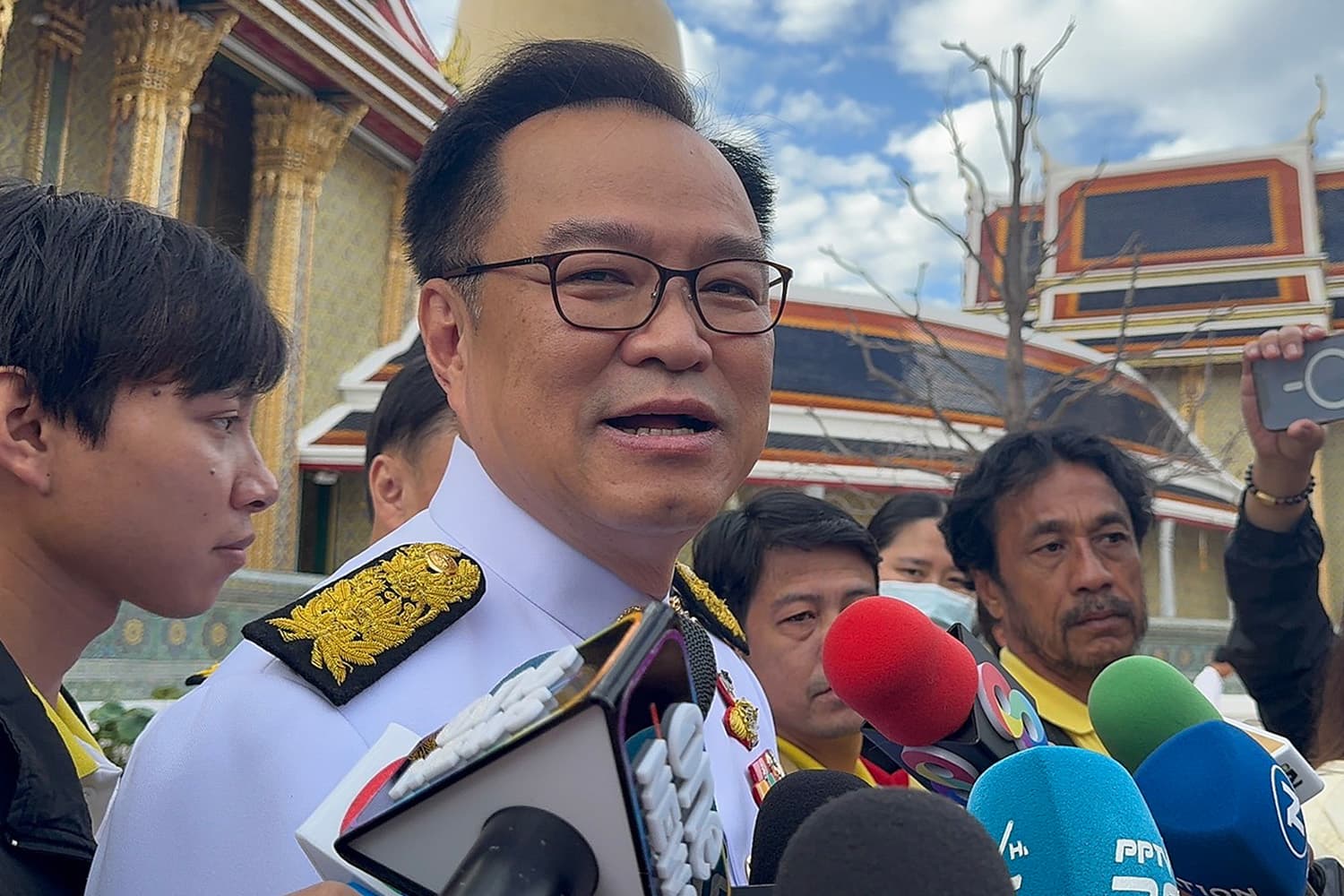 ‘อนุทิน’ ปัดปม ‘ทักษิณ’ ยึด ’มหาดไทย’ คืน ย้ำให้ฟัง ‘นายกฯ’