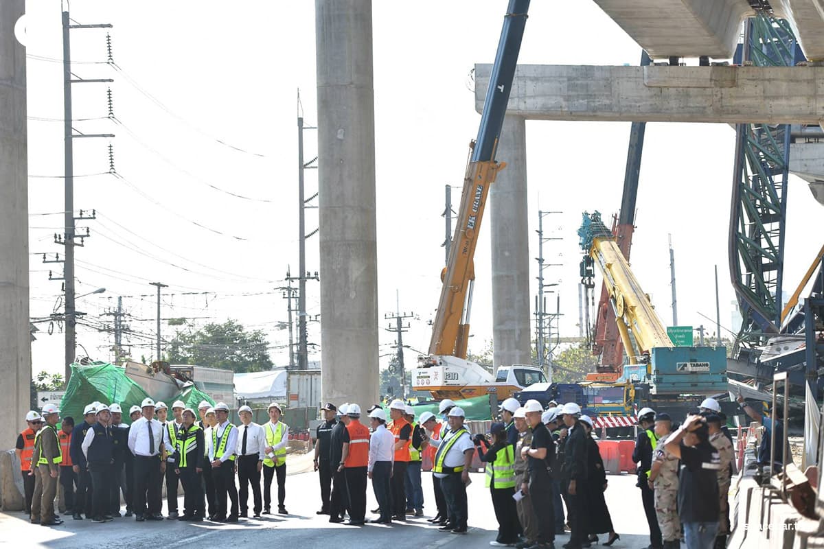Anutin-inspects-rama-2-crane-collapse-site-in-samut-sakhon-SPACEBAR-Photo02-1.jpg