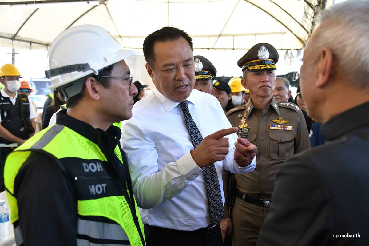 Anutin-inspects-rama-2-crane-collapse-site-in-samut-sakhon-SPACEBAR-Photo04-1.jpg