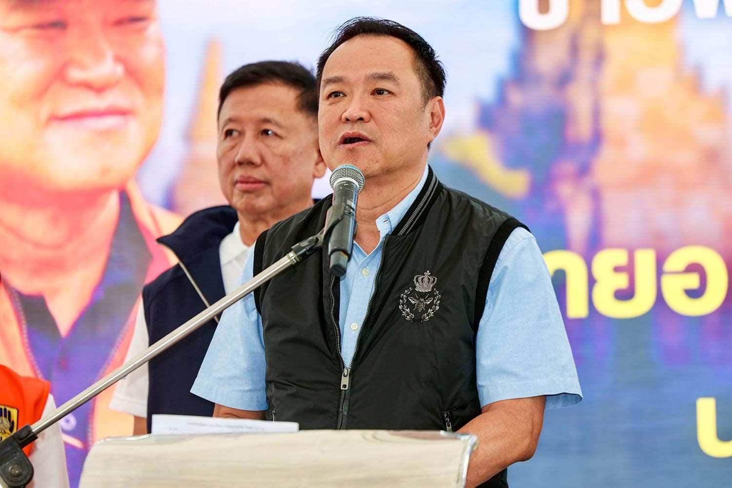 ผลสำรวจ ‘นิด้าโพล’ คะแนนนิยม ‘อนุทิน’ พุ่งไล่จี้ ‘ณัฐพงษ์’ ประชาชนหนุนเหมาะสมเป็น ‘นายกฯ’