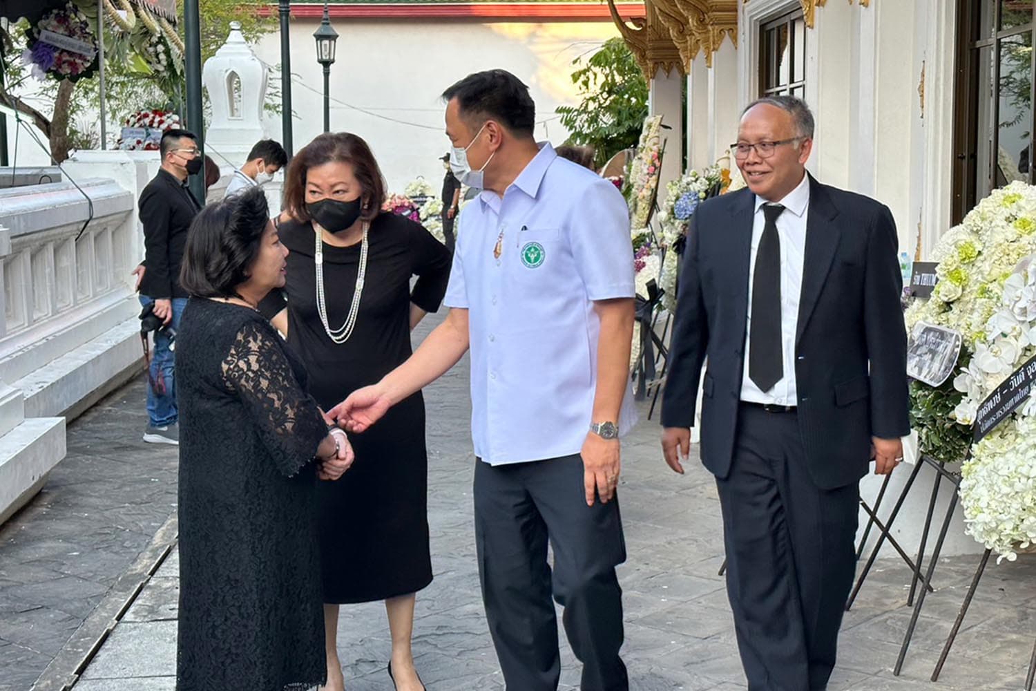 Anutin_clarified_that_he_attended_the_funeral_without_any_political_implications_SPACEBAR_Hero_57228be49f.jpeg