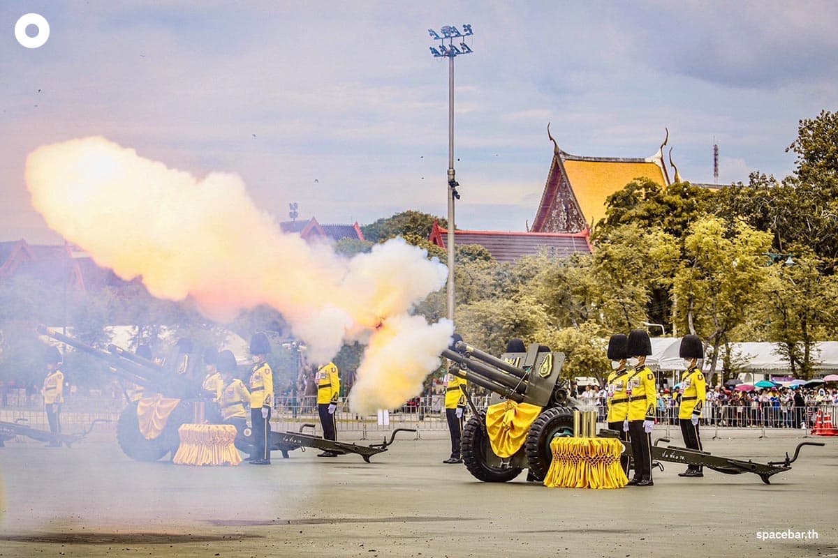 Army_fires_21_gun_royal_salute_in_honor_of_His_Majesty_the_King_Birthday_of_the_Queen_SPACEBAR_Photo00_43efab51b6.jpg