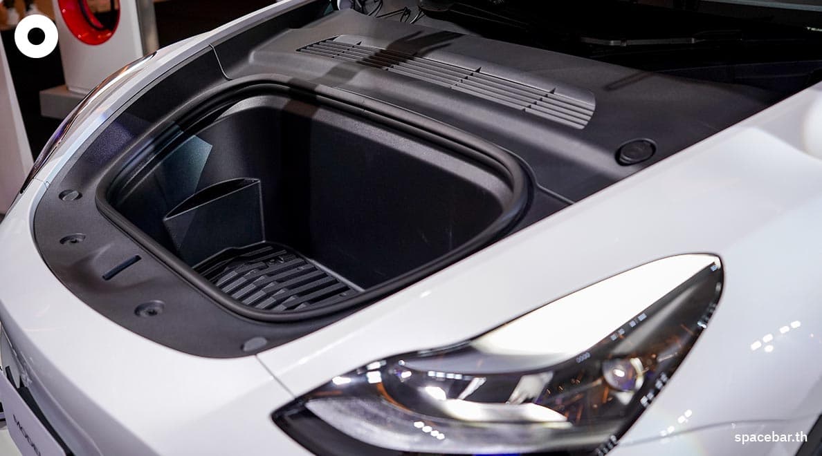 Auto_vehicles_photo_storytesla_showroom_bkk_thailand_SPACEBAR_Photo05_af3ebe8f04.jpeg