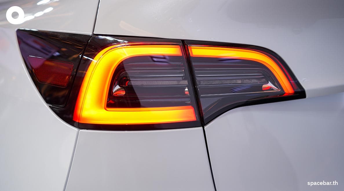 Auto_vehicles_photo_storytesla_showroom_bkk_thailand_SPACEBAR_Photo08_e263f929fc.jpeg