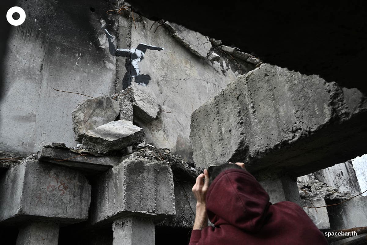 Banksy_unveils_mural_in_Ukrainian_town_liberated_from_Russians_SPACEBAR_Photo06_15b5c8e8b8.jpeg