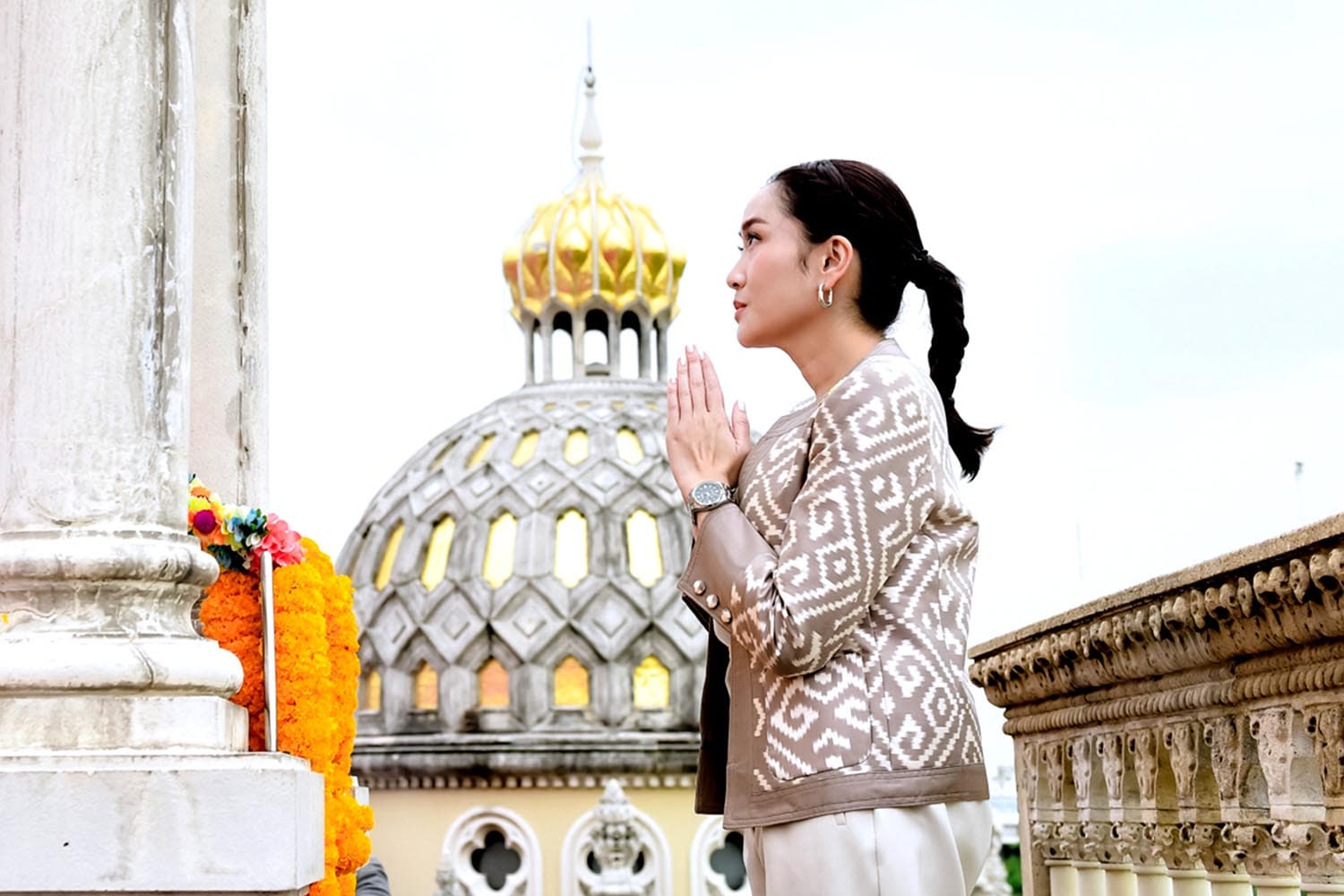 Behind_the_scenes_of_Prime_Minister_Pae_Thongthan_entering_the_House_SPACEBAR_Hero_9c354d45a3.jpg