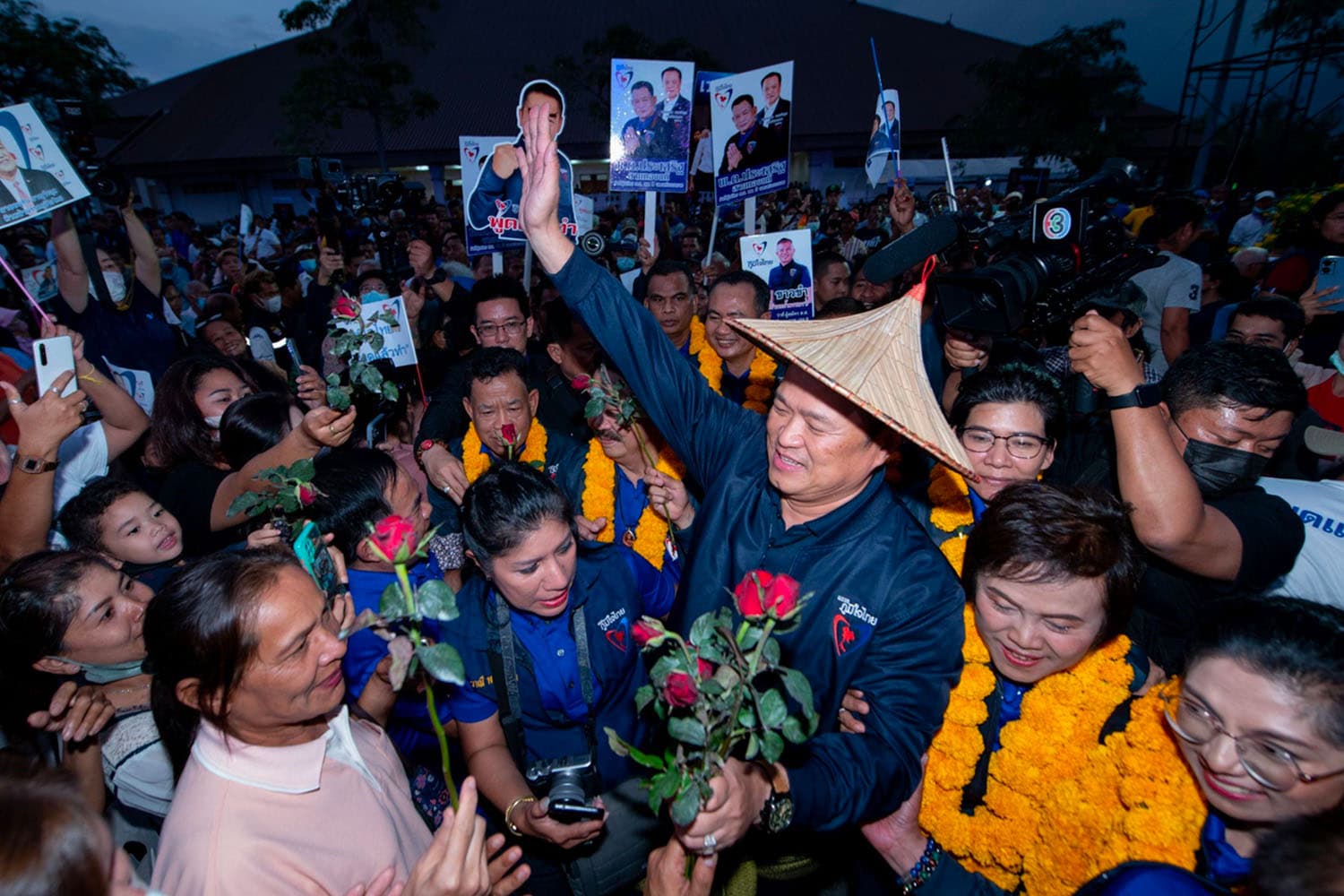 Bhumjaithai_Party_held_campaign_stage_in_Nakhon_Si_Thammarat_SPACEBAR_Hero_17261ebaf7.jpeg