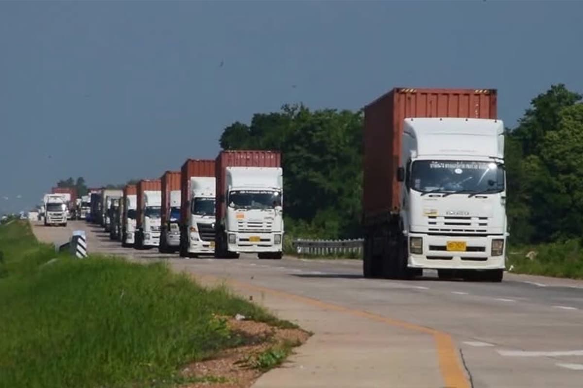 Border-people-adapt-Accept-the-measures-to-open-and-close-the-Thai-Cambodian-border-SPACEBAR-Photo01.jpg
