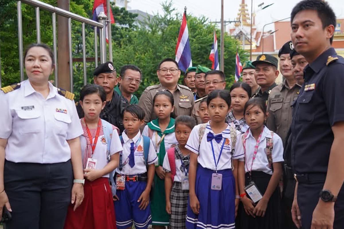 Border-people-adapt-Accept-the-measures-to-open-and-close-the-Thai-Cambodian-border-SPACEBAR-Photo06.jpg