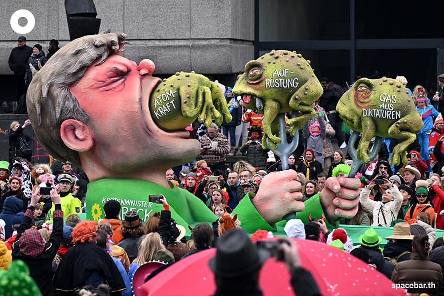 Carnival_float_Du_sseldorf_Germany_2023_SPACEBAR_Photo03_ead5825665.jpeg