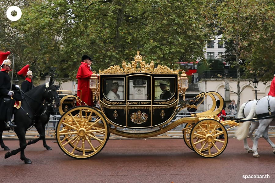 Carriages_of_coronation_Gold_State_Coach_king_charles_iii_uk_SPACEBAR_Photo02_88955b53fa.jpeg