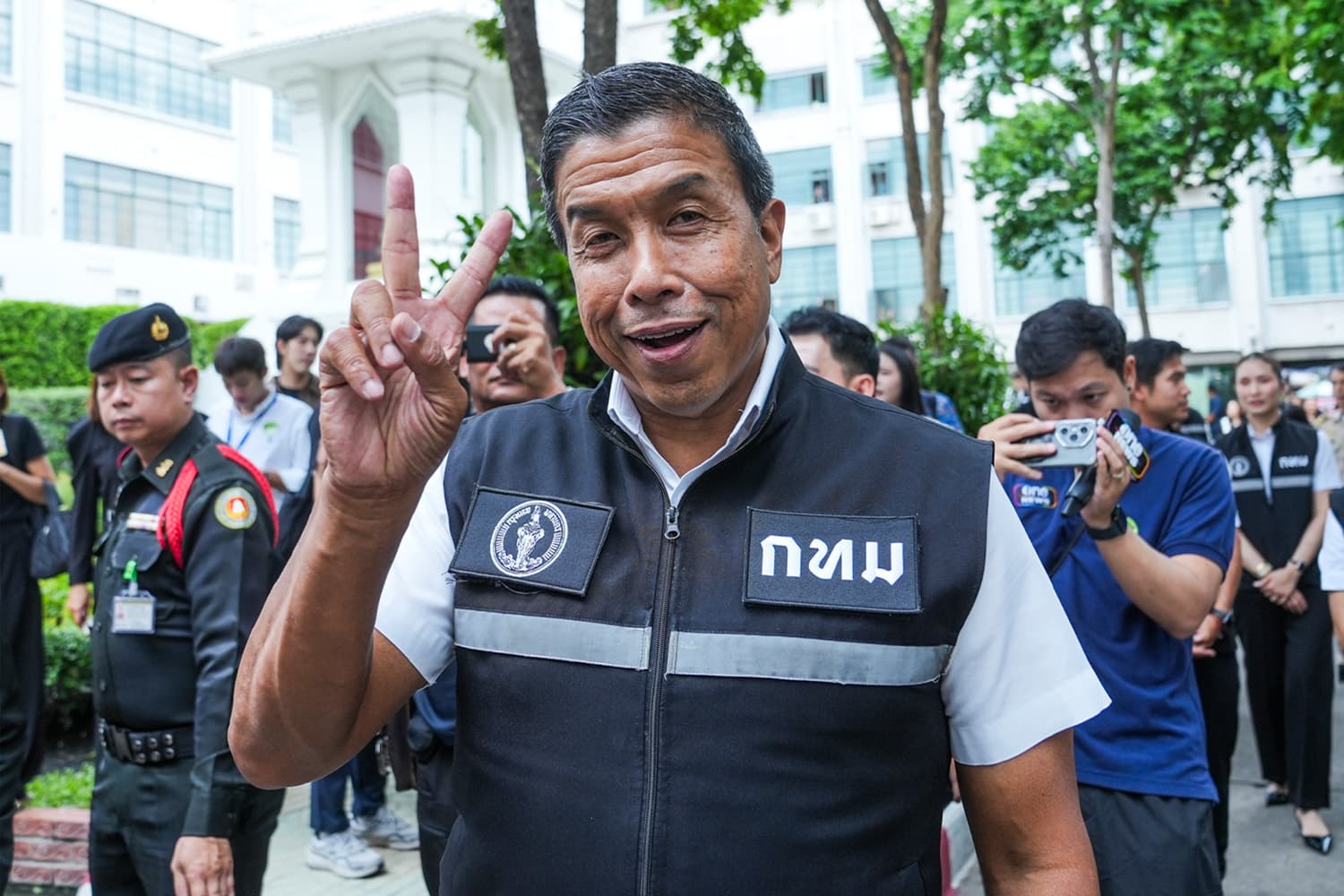 'ชัชชาติ' ผู้ว่าฯ กทม. สมัย 2 ปรับโครงสร้าง 'ต่อศักดิ์' นั่ง ปธ.ที่ปรึกษาฯ ผู้ทรงคุณวุฒิ