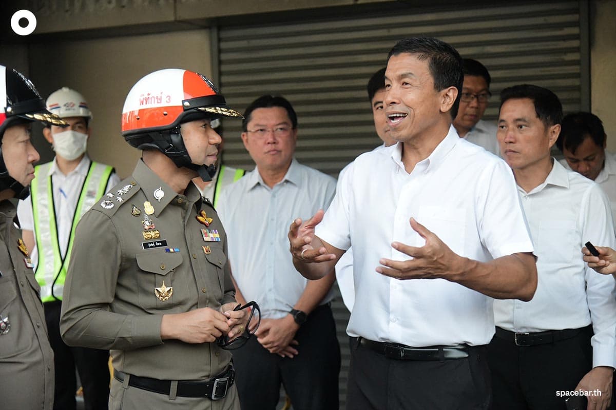 Chadchart_Royal_Thai_Police_Cooperate_to_solve_traffic_problems_in_Bangkok_SPACEBAR_Photo00_724afc3511.jpg