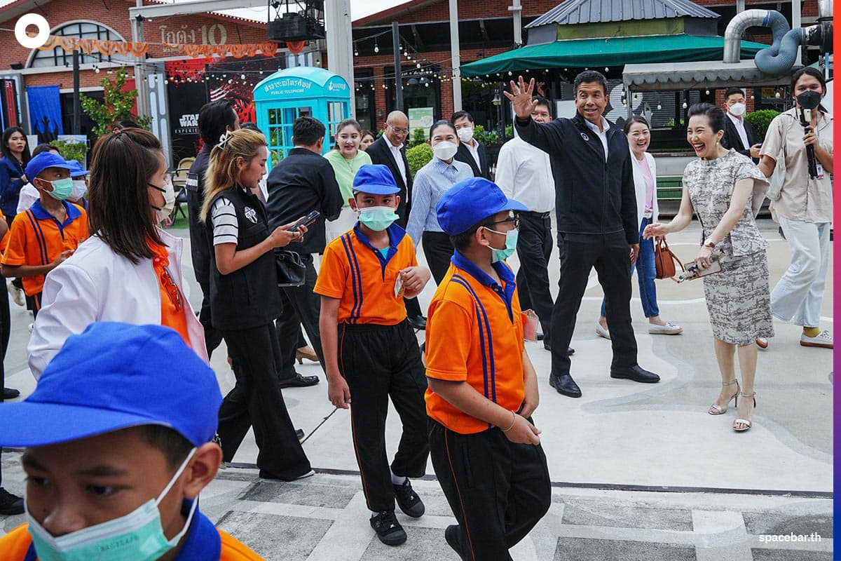 Chardchat_BKK_School_Kids_Disney_100_Village_SPACEBAR_Photo07_a681d96767.jpeg