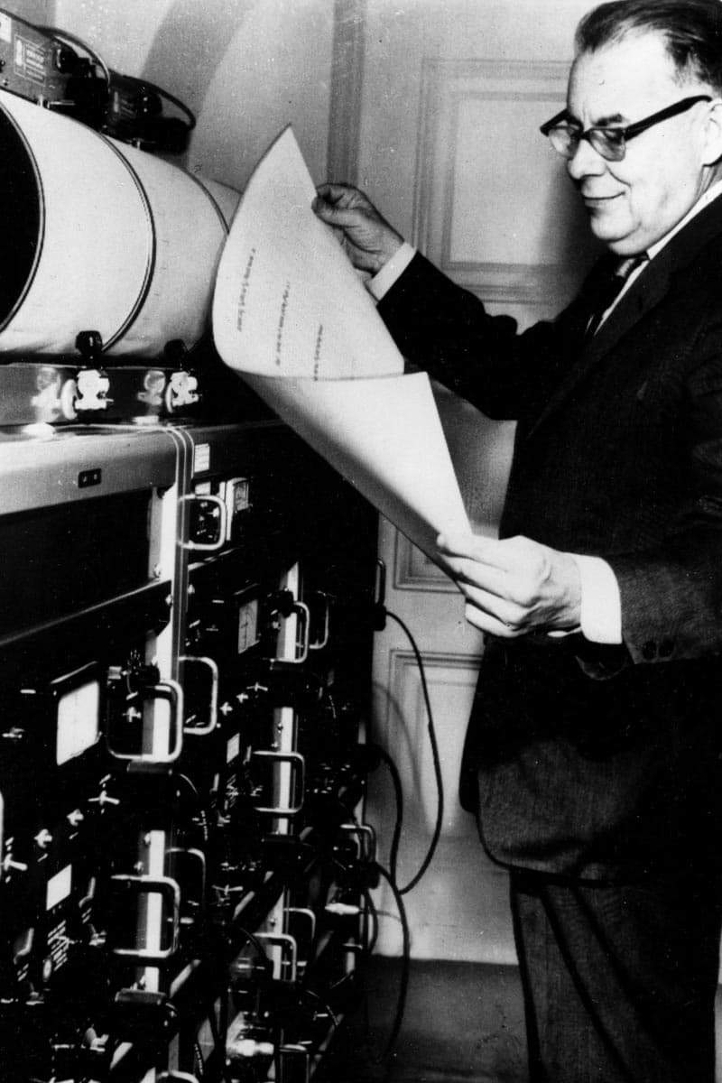Charles_francis_richter_the_man_who_rocked_the_earthquake_SPACEBAR_Photo01_f436fedc80.jpeg