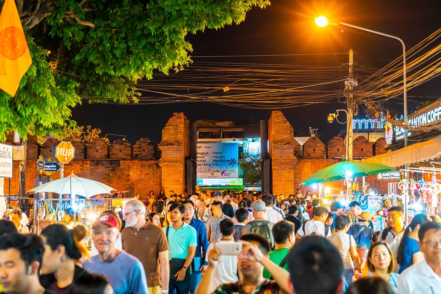 ท่องเที่ยวเชียงใหม่ไฮซีซั่นเริ่มคึกคัก งานยี่เป็งช่วยกระตุ้น แต่ตลาดจีนยังไม่ฟื้น