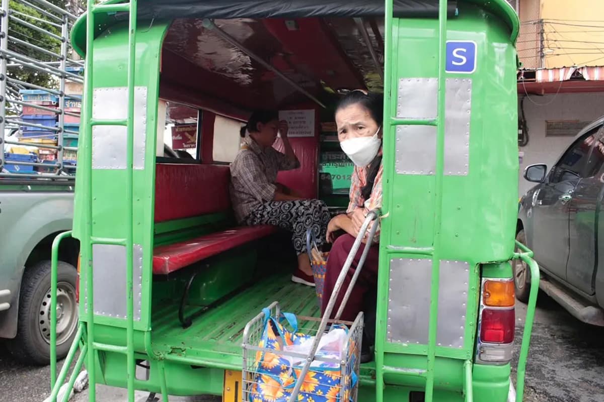 Chiang Mai-is-moving-forward-with-its-electric-bus-project-to-address-traffic-problems-SPACEBAR-Photo05-3.jpg