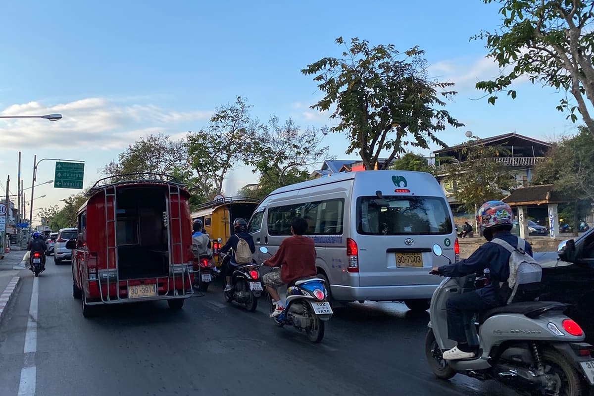 Chiang Mai-is-moving-forward-with-its-electric-bus-project-to-address-traffic-problems-SPACEBAR-Photo09.jpg