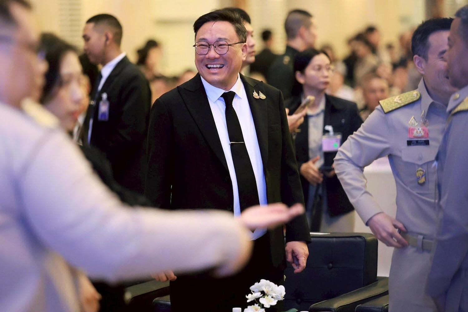 ‘จุลพันธ์’ เผยแฟนคลับตั้งตารอ ‘ทักษิณ’ พักโทษ