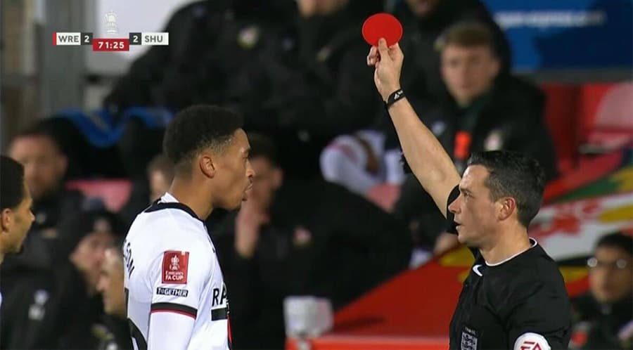 Circular_Red_Card_FA_Cup_SPACEBAR_Photo01_4f454c0c20.jpeg