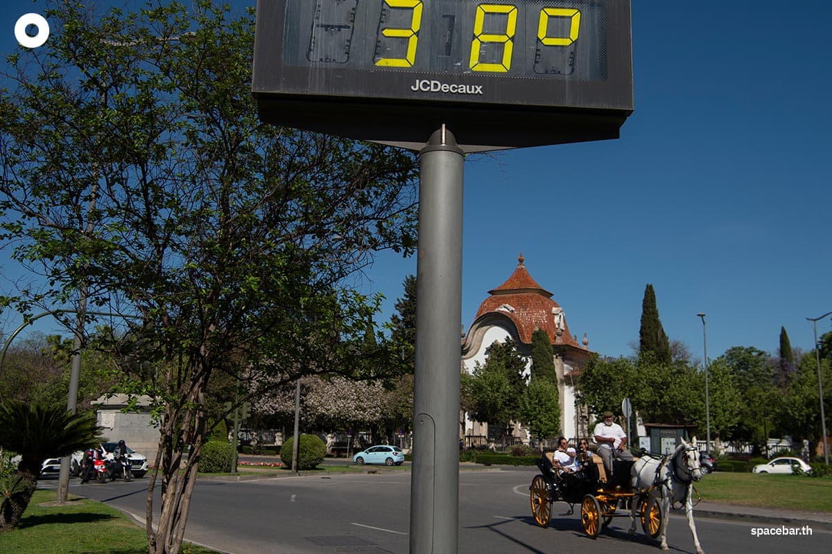 Climate_change_Spain_breaks_record_temperature_for_April_SPACEBAR_Photo01_fb8be8c0b5.jpeg