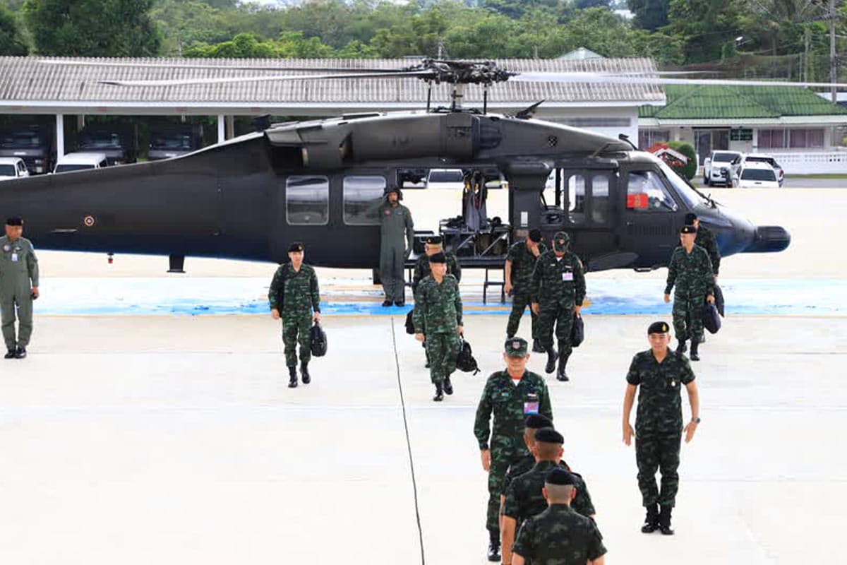 Commander_of_the_Royal_Thai_Army_went_to_the_area_to_monitor_the_situation_southern_border_provinces_SPACEBAR_Photo01_630e2f00fa.jpg