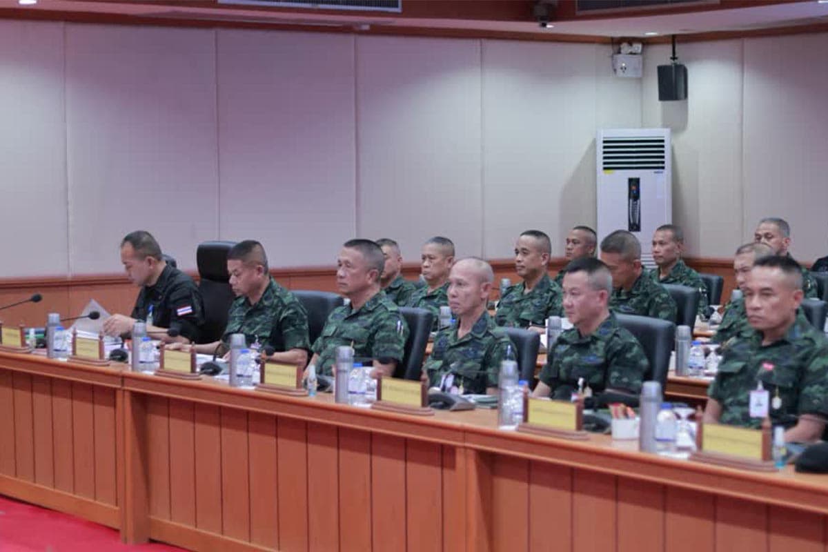 Commander_of_the_Royal_Thai_Army_went_to_the_area_to_monitor_the_situation_southern_border_provinces_SPACEBAR_Photo03_bda0c43b85.jpg