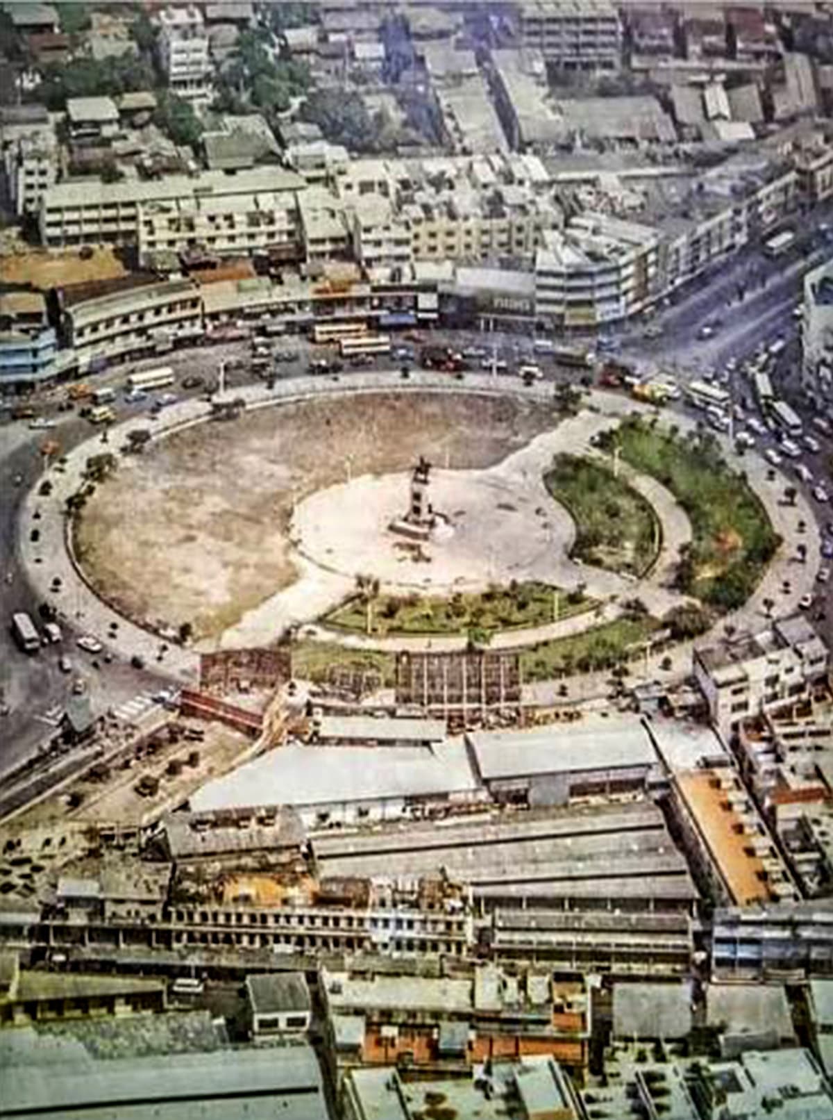 Deciphering-the-code-What-used-to-be-under-the-big-roundabout-SPACEBAR-Photo03-1.jpg