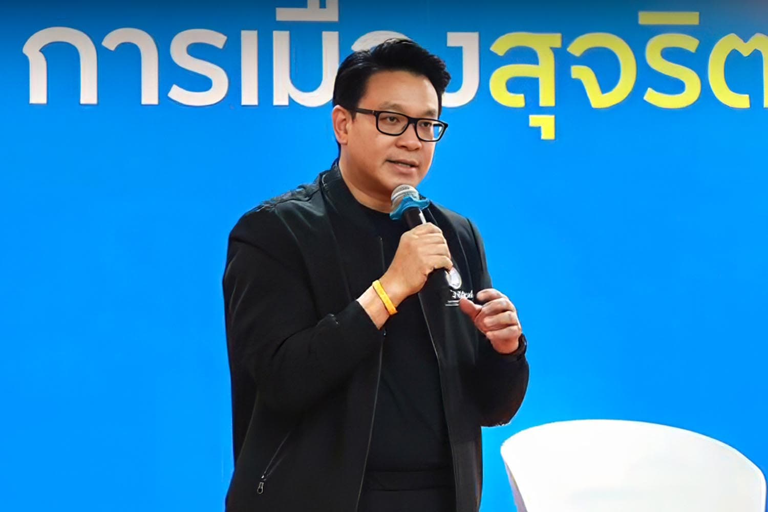 ‘ปชป.’ ส่งแน่ ผู้ว่าฯ กทม. ‘สกลธี’ เผยเป็น ‘ผู้ชาย’ 15 พ.ค. เปิดตัว พร้อม ส.ก.