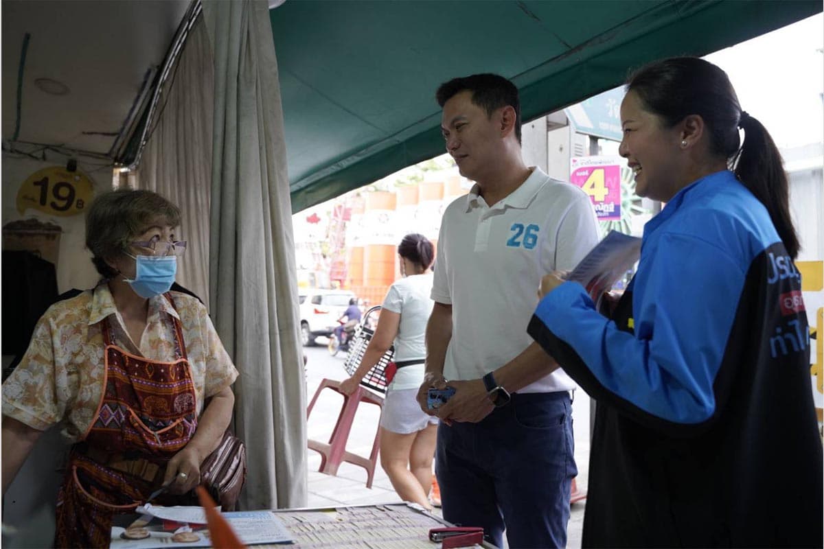 Democrat_Party_campaigns_in_Thonburi_area_SPACEBAR_Photo02_537ce0ea14.jpeg