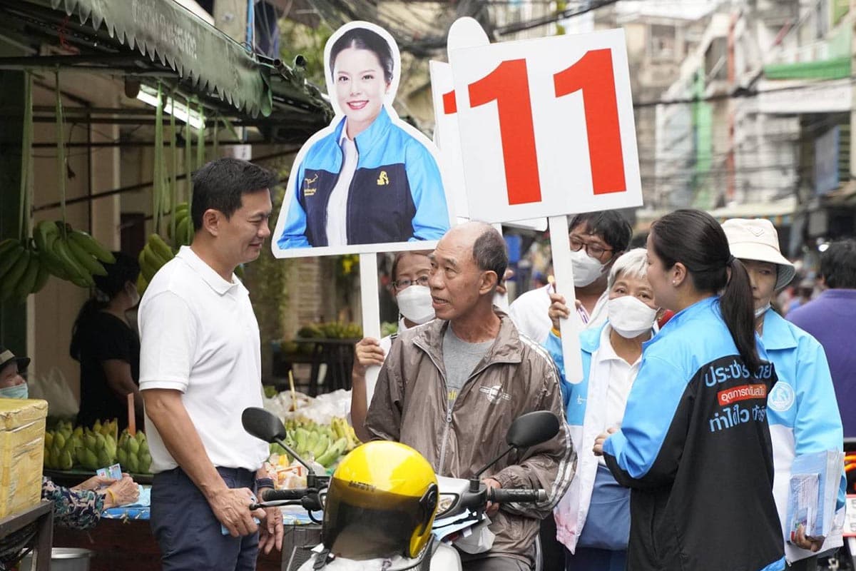 Democrat_Party_campaigns_in_Thonburi_area_SPACEBAR_Photo03_daaab4726e.jpeg