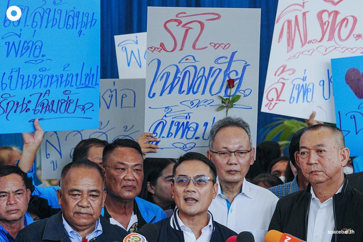 Democrat_Party_members_support_Chalermchai_SPACEBAR_Photo02_659bb1098f.jpg