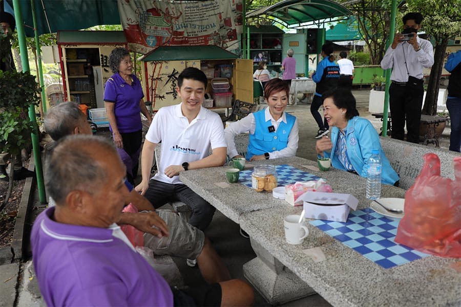 Democrat_Party_team_campaign_in_the_Bangkok_area_SPACEBAR_Photo01_41485ac96c.jpeg