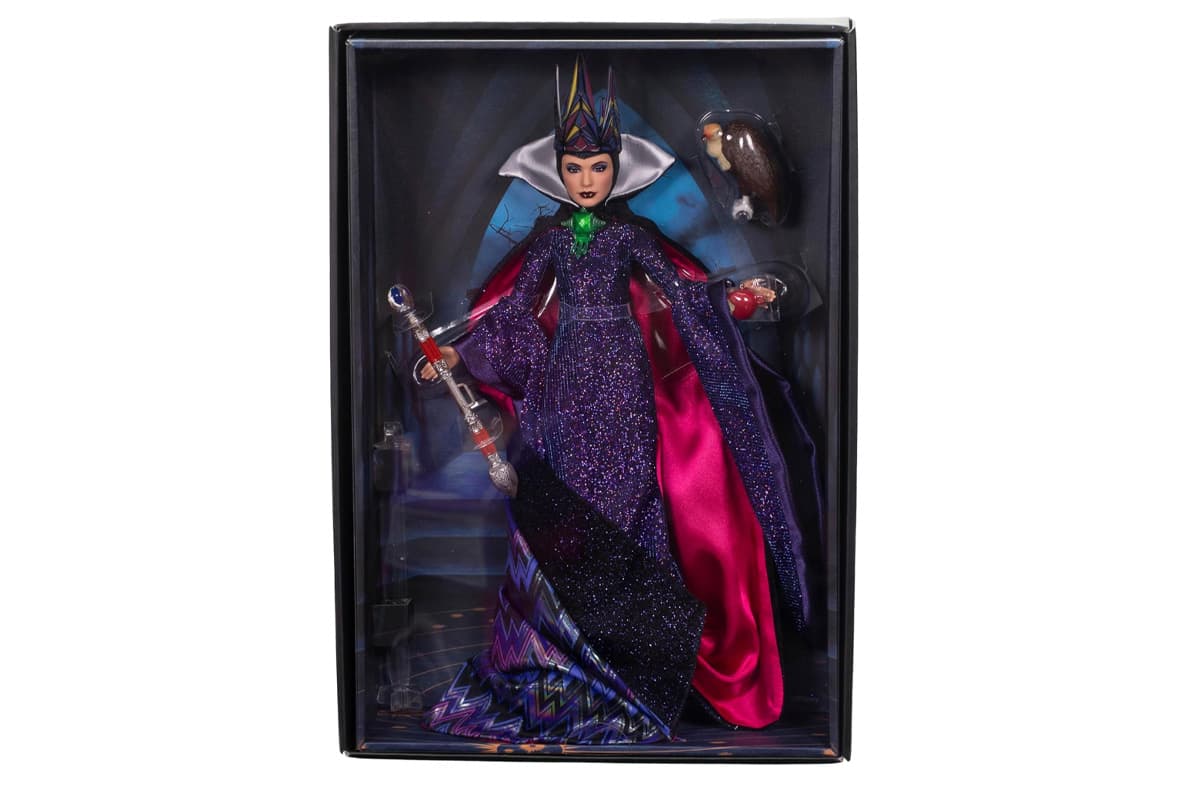 Disney_mattel_new_snowwhite_doll_SPACEBAR_Photo03_6b21f8177f.jpeg