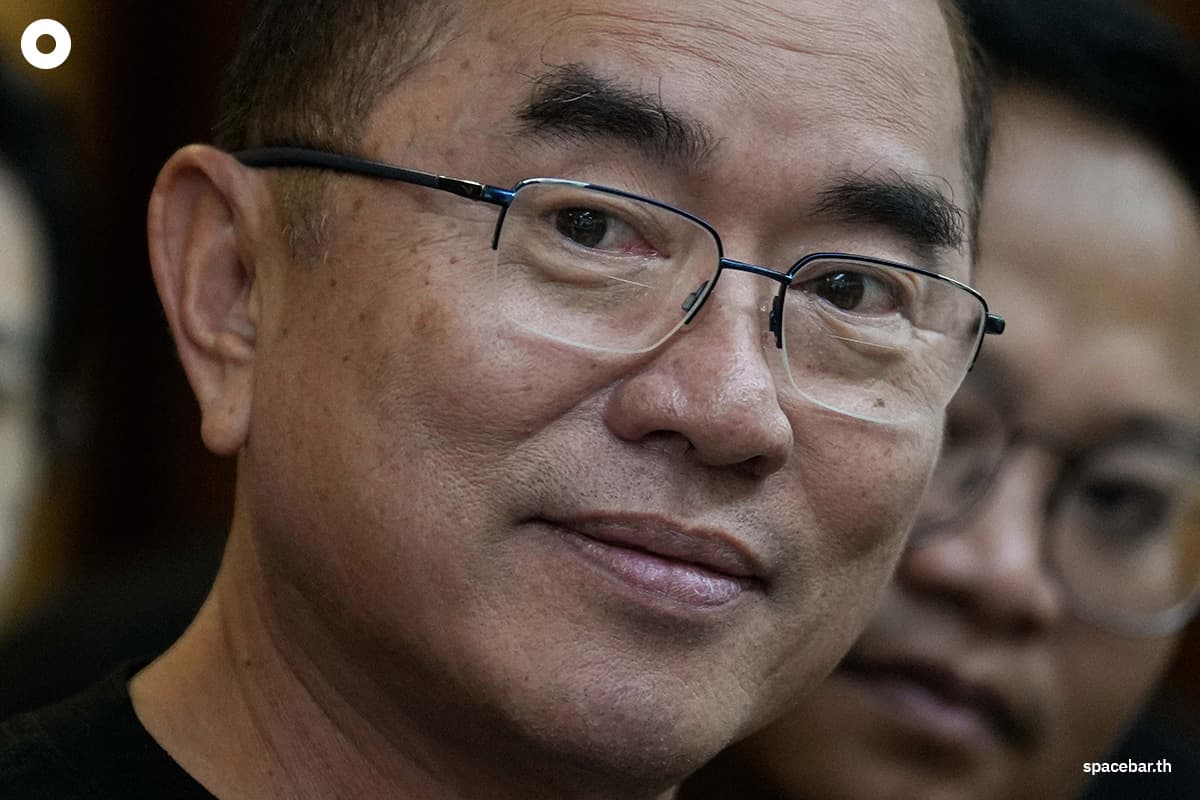 Doctor_Warong_complains_to_the_Election_Commission_that_Thaksin_dominates_the_Pheu_Thai_Party_SPACEBAR_Photo01_3fe69ee5a9.jpg