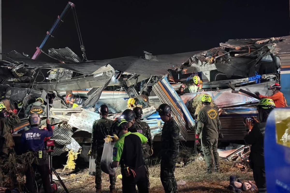 Doctors-have-identified-12-bodies-from-the-crane-collapse-that-fell-on-the-train-in-Sikhiu-SPACEBAR-Photo02.jpg