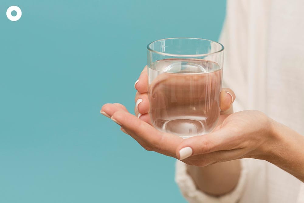 Drinking_Water_to_Hydrate_Dry_Skin_Photo01_e72bb46cd5.jpeg