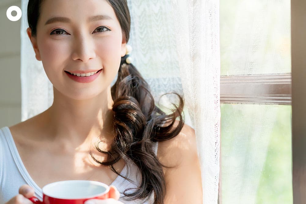 Drinking_Water_to_Hydrate_Dry_Skin_Photo02_c74aa29b76.jpeg