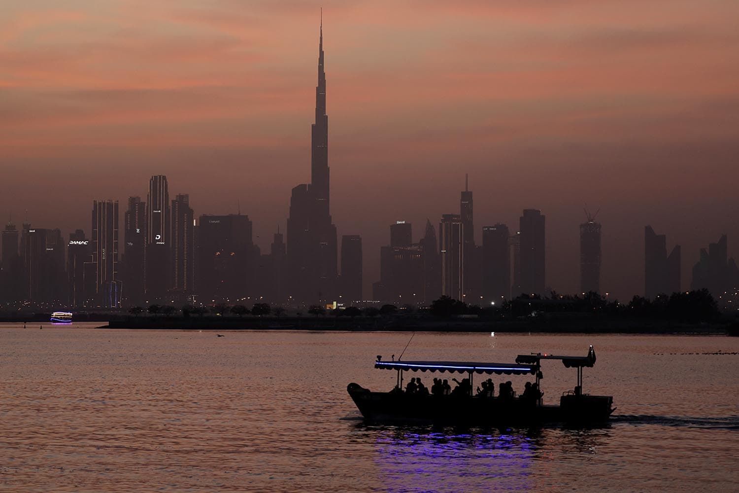 Dubai_could_gets_93_km_indoor_highway_SPACEBAR_Hero_44beccd313.jpeg