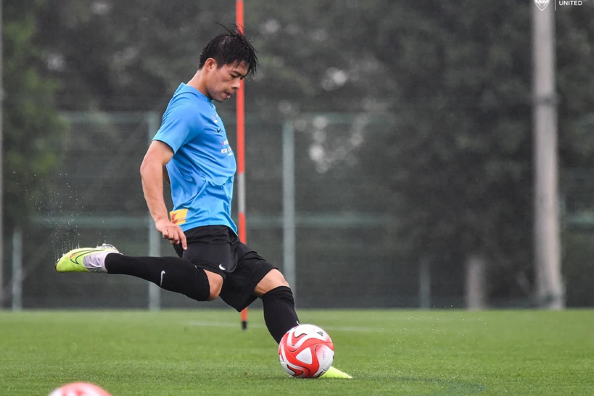Ekanit_Panya_chance_with_Urawa_Red_Diamonds_SPACEBAR_Photo02_a9d5180abd.jpeg