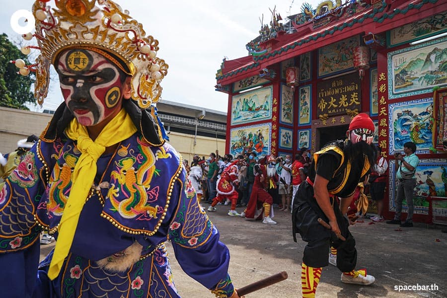 Engkor_Udonthani_perform_at_Talat_Phlu_Market_SPACEBAR_Photo09_6fed23054d.jpeg