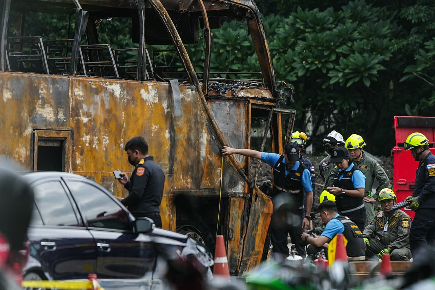 Families_of_victims_of_bus_fire_Sympathize_who_are_seriously_injured_SPACEBAR_Hero_950024efe8.jpg