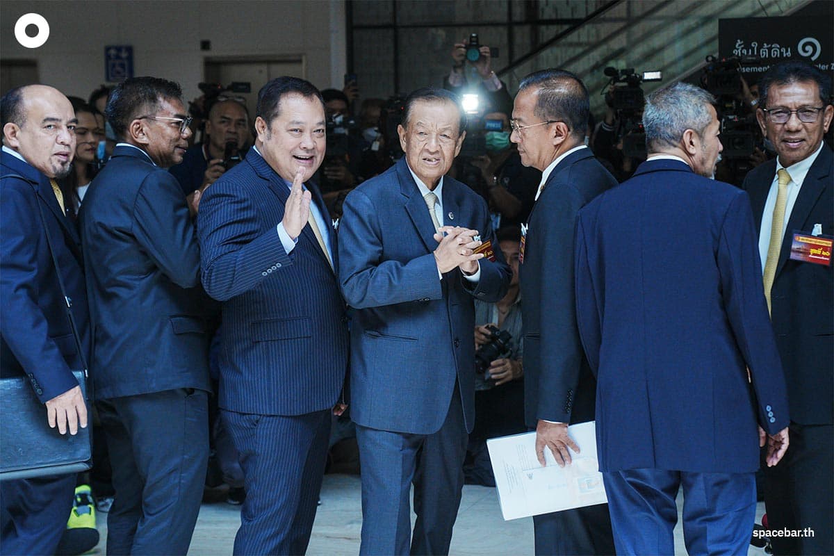 Famous_Politician_Present_The_Secretariat_of_The_House_of_Representatives_Second_Day_SPACEBAR_Photo04_7bc8242a50.jpeg