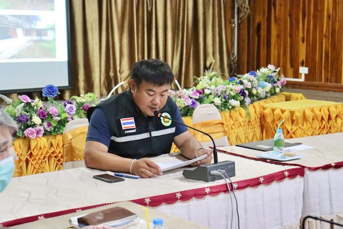 Flooding-in-Sukhothai-is-critical-Yom-River-has-overflowed-its-banks- breaking-several-embankments-and-flooding-communities-SPACEBAR-Photo10.jpg