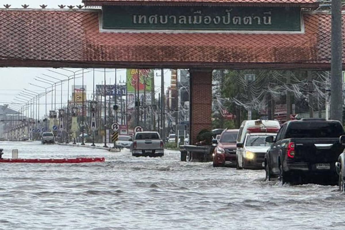 Flooding-in-the-South-remains-severe-Rain-warnings-continue-SPACEBAR-Photo07.jpg