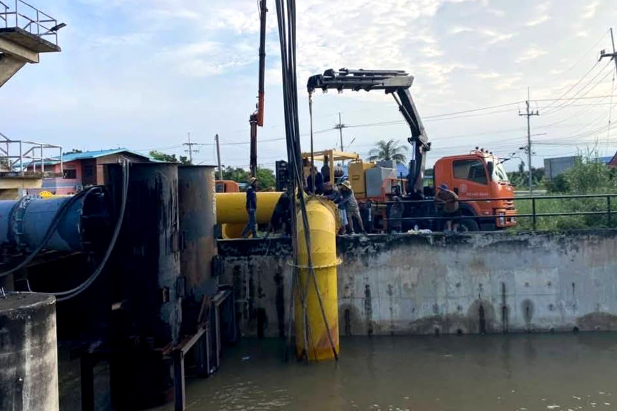 Flooding-situation-in-Ayutthaya-and-Ang Thong-is-spreading-widely-SPACEBAR-Photo05.jpg